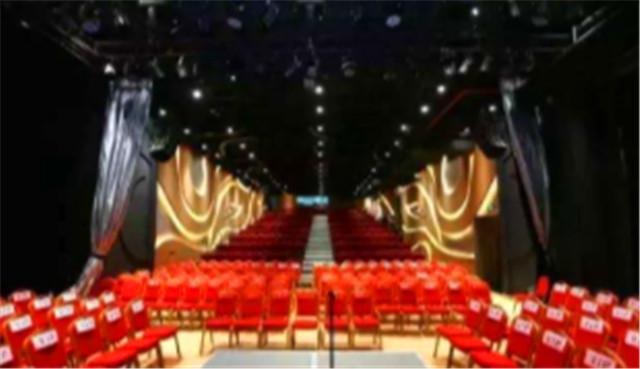 舞台设备先进视线宽阔的剧院场地-北京喜剧中心