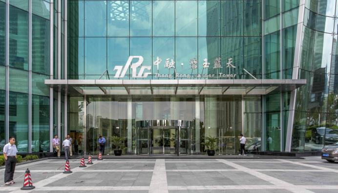 高端会议场地-设计现代的上海中融碧玉蓝天顺峰酒店