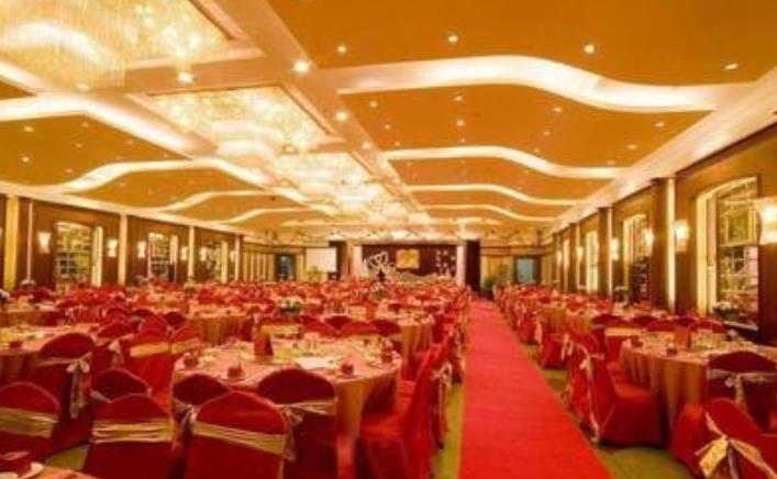 上海场地出租-融合中西方特点的上海红楼戴斯宾馆