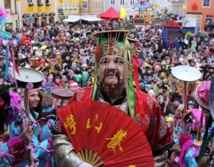 中国狂欢节.jpg