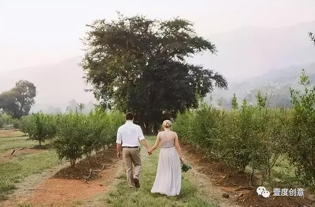 小场地 婚宴布置(农庄婚礼成了新风潮，赶紧设计一块漂亮的婚礼场地吧)(图30)