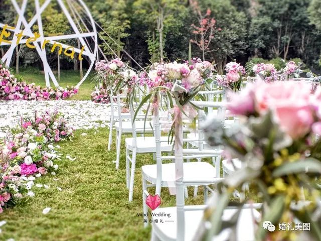 郑州草坪婚礼场地_高尔夫场地用什么草坪最好_草坪 婚礼