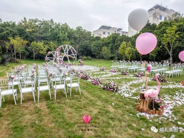 草坪 婚礼_高尔夫场地用什么草坪最好_郑州草坪婚礼场地