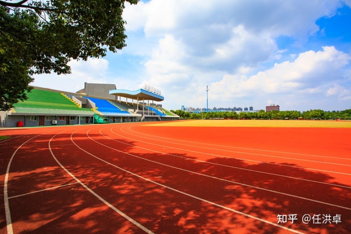 室外运动场地_室外卡丁车场地怎么做_室外卡丁车场地要求