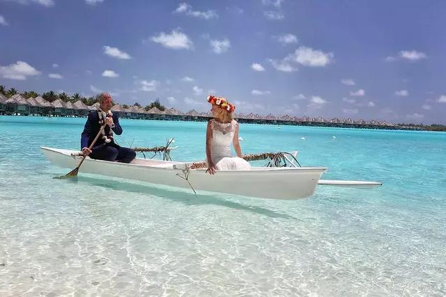 游轮室外婚礼策划图片(小艾种草｜全球海岛婚礼大测评，你pick哪一个？)(图3)