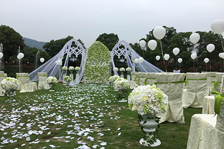 成都特色婚禮場地_足球場地假草坪價格_成都草坪婚禮場地