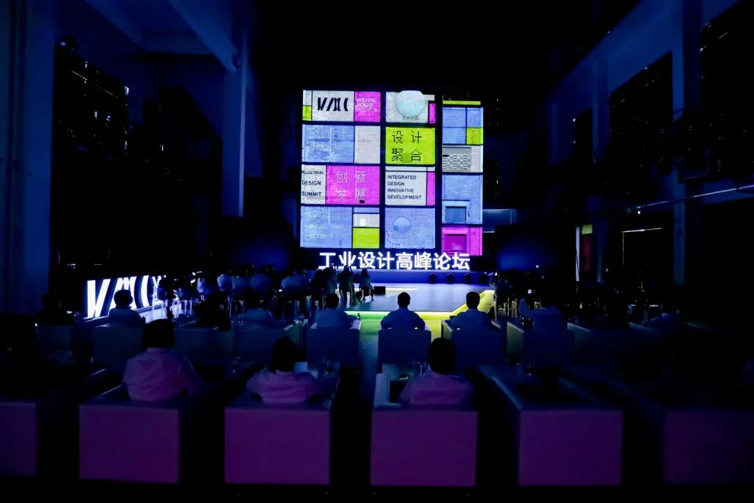 三星电子与中国联通发布超高端双屏手机\"大器iii\"_高端手机发布会的地点_上海高端发布会场地