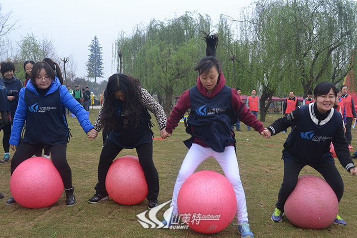 厦门亲子团调查表_qq空间里面的唯品团广告里面的母女亲子装怎么搜_亲子团建