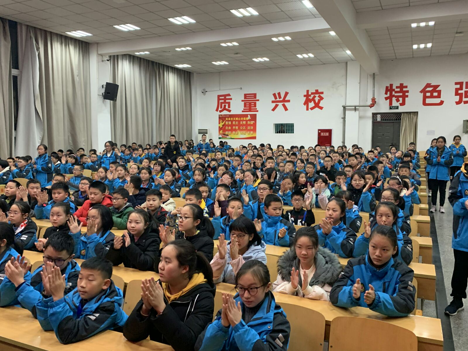 新品发布会主持词_苹果新品发布后老款产品会降价吗_新品卷烟推介会主持词