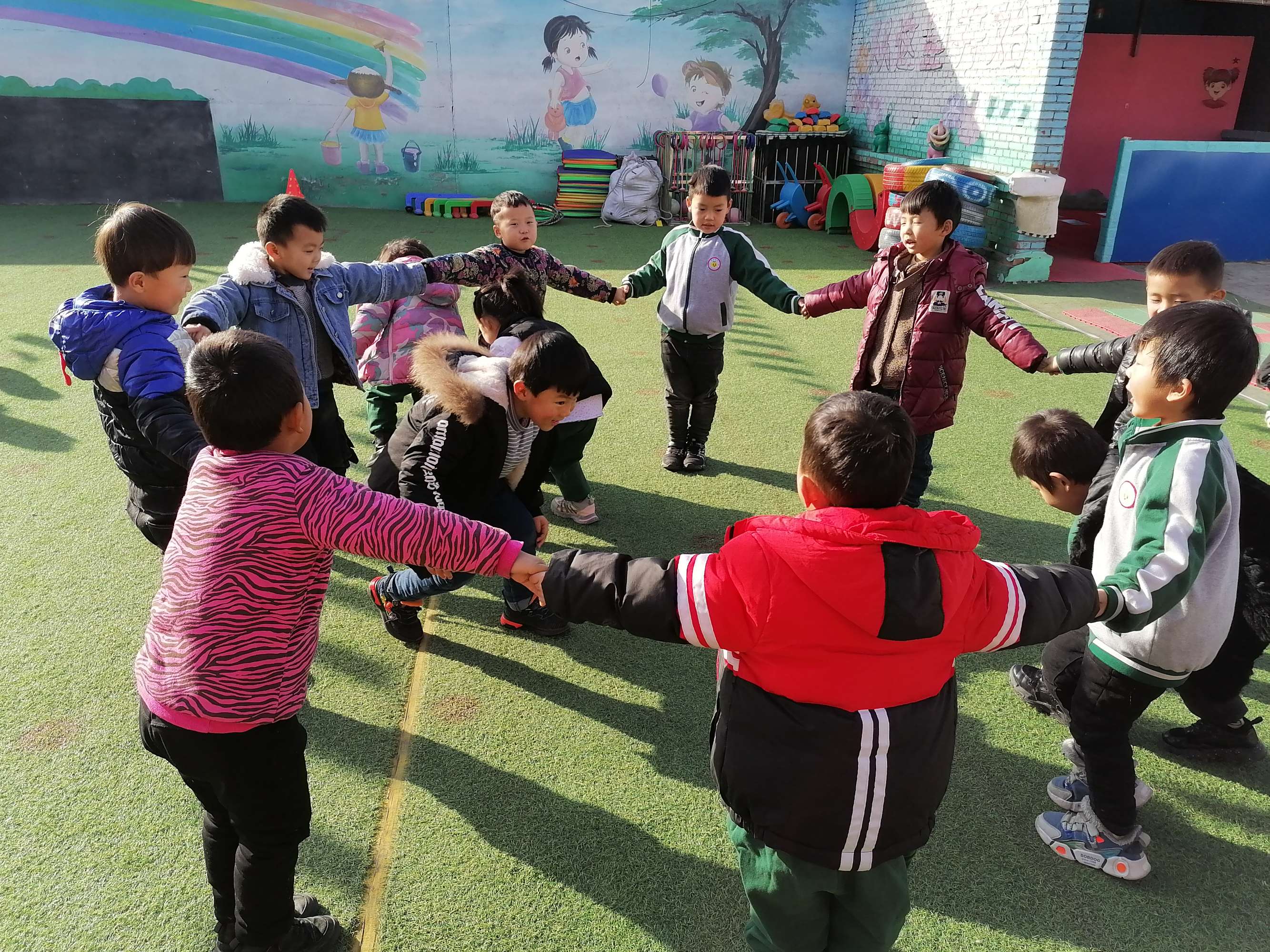 幼儿园室外活动场地面积