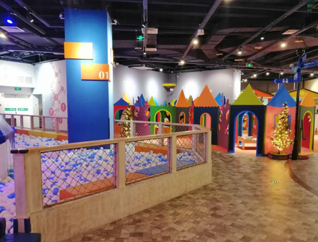 小区儿童活动场地|儿童乐园除了在商场和小区开，还可以在哪些地方开儿童乐园？