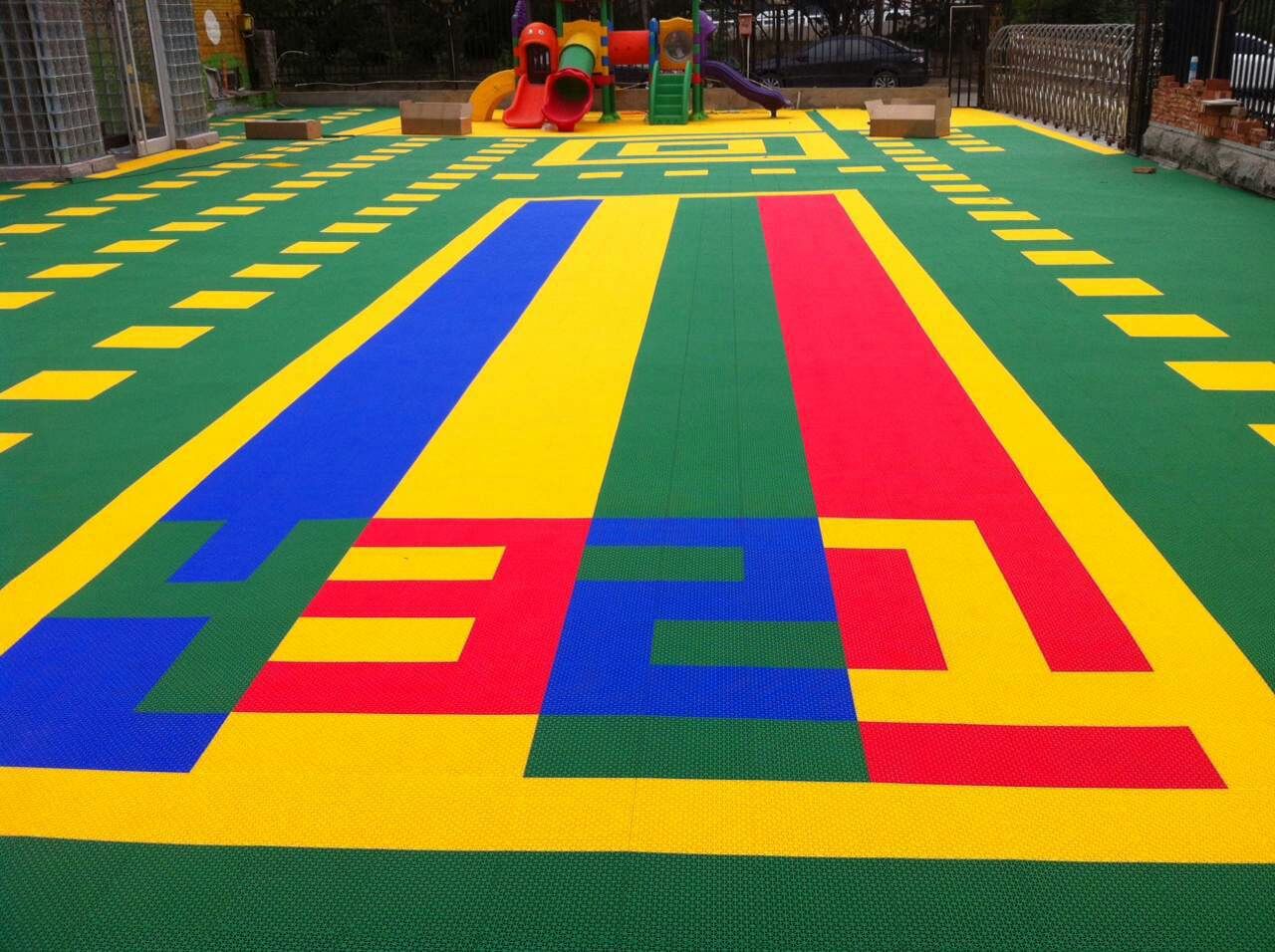 幼儿园活动场地板|幼儿园悬浮拼装地板场地越来越多既美观又实用