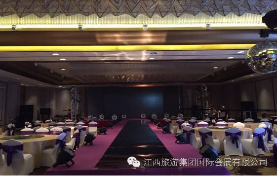 会场布置_怎样用气球布置会场_婚庆布置会场的图片