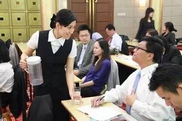 茶话会布置会场图片_布置会场材料_业主大会会场布置