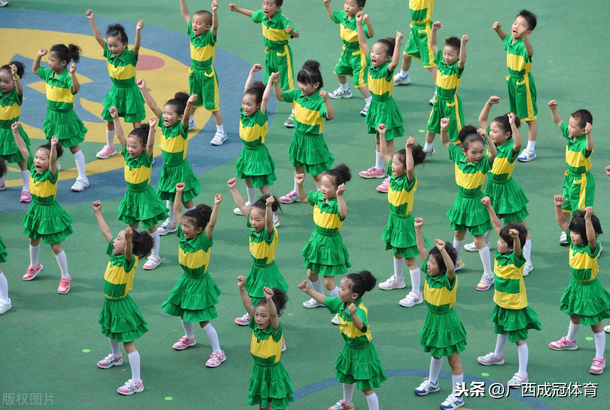 幼儿园塑胶运动场地_塑胶篮球场地施工价格_塑胶篮球场地好不