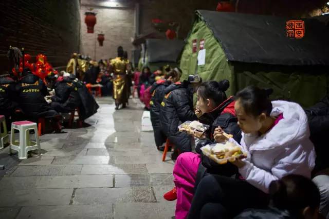 彩带布置会场图片_西安会场布置_怎样用气球布置会场