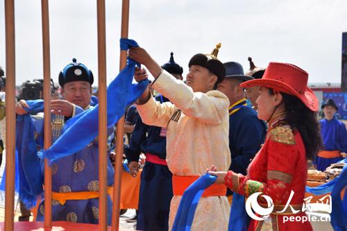 达茂联合旗人民政府旗长 张永文祭苏鲁锭