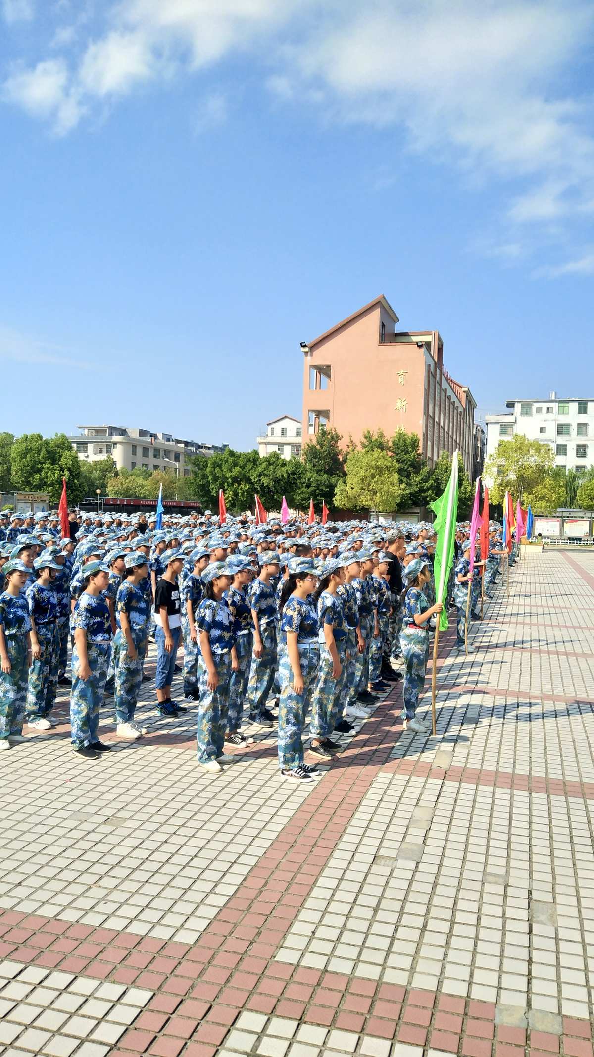 广东省军训基地场地要求_上海空场地出租上海码头带场地出租_新都军训场地出租