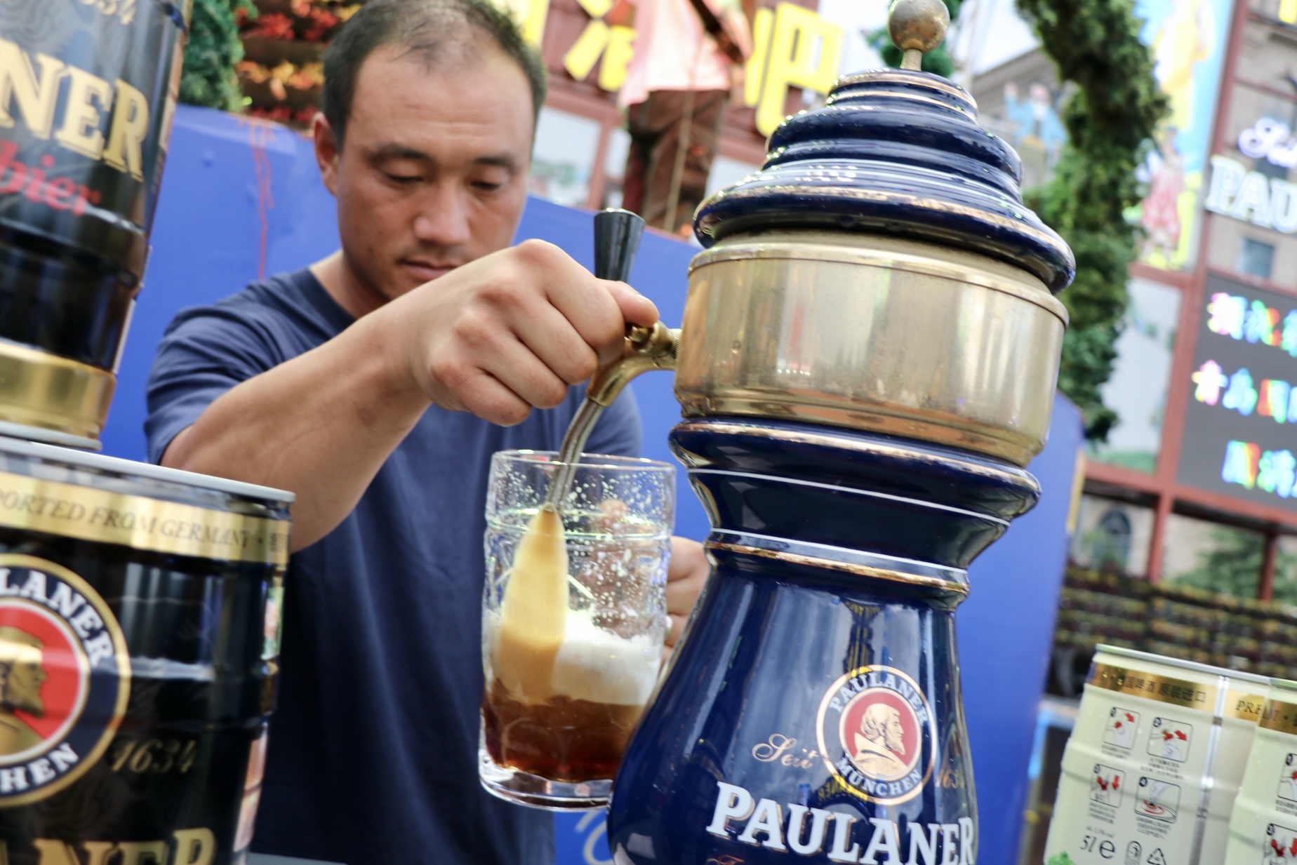 森贝格啤酒花园_津湾广场啤酒花园_麦森啤酒设备厂