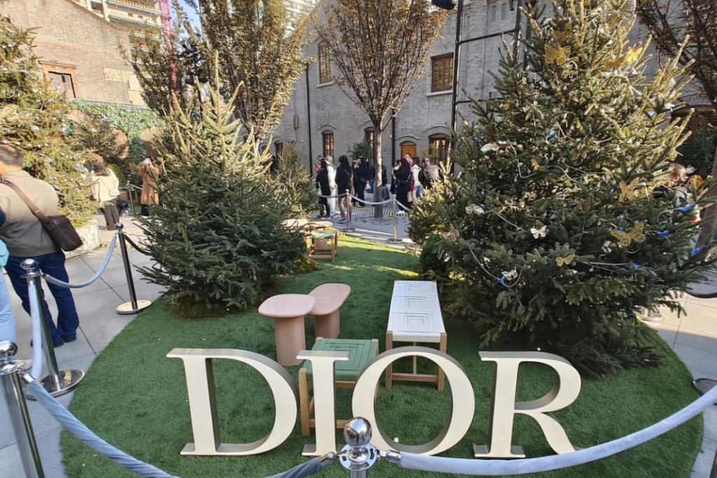 DIOR HOLIDAY SEASON