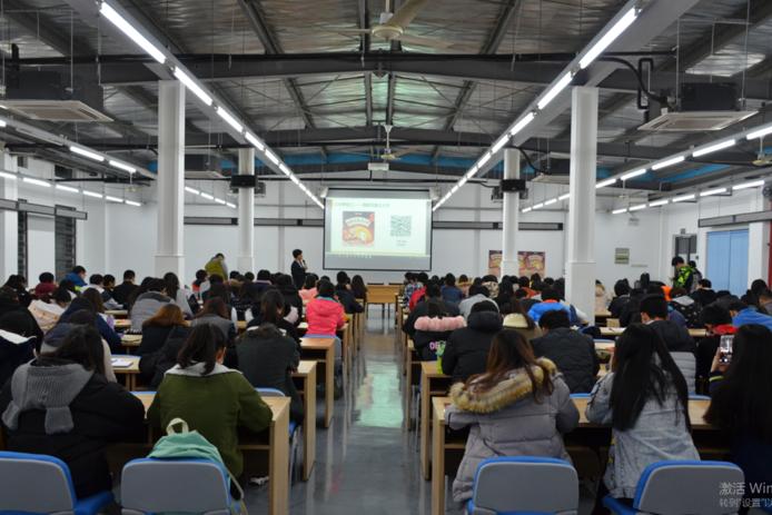 上海理工大学— 多媒体教室